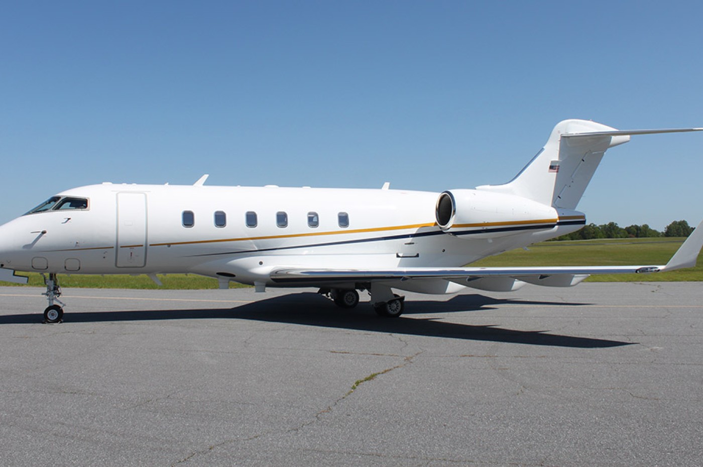 Challenger 300 20197 Exterior